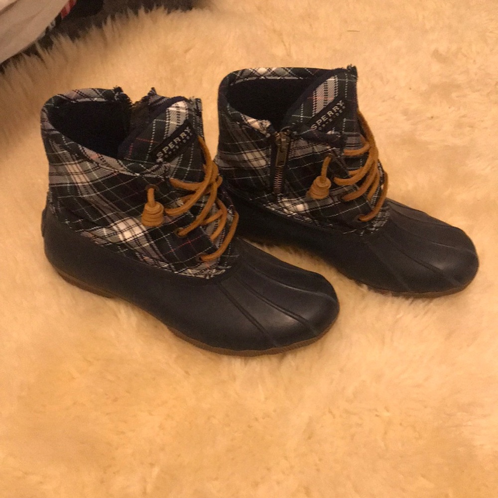 Women’s Sperry top-sider rain boots, size 6